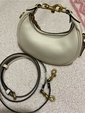 *AUTHENTIC* Coach Jonie Bag